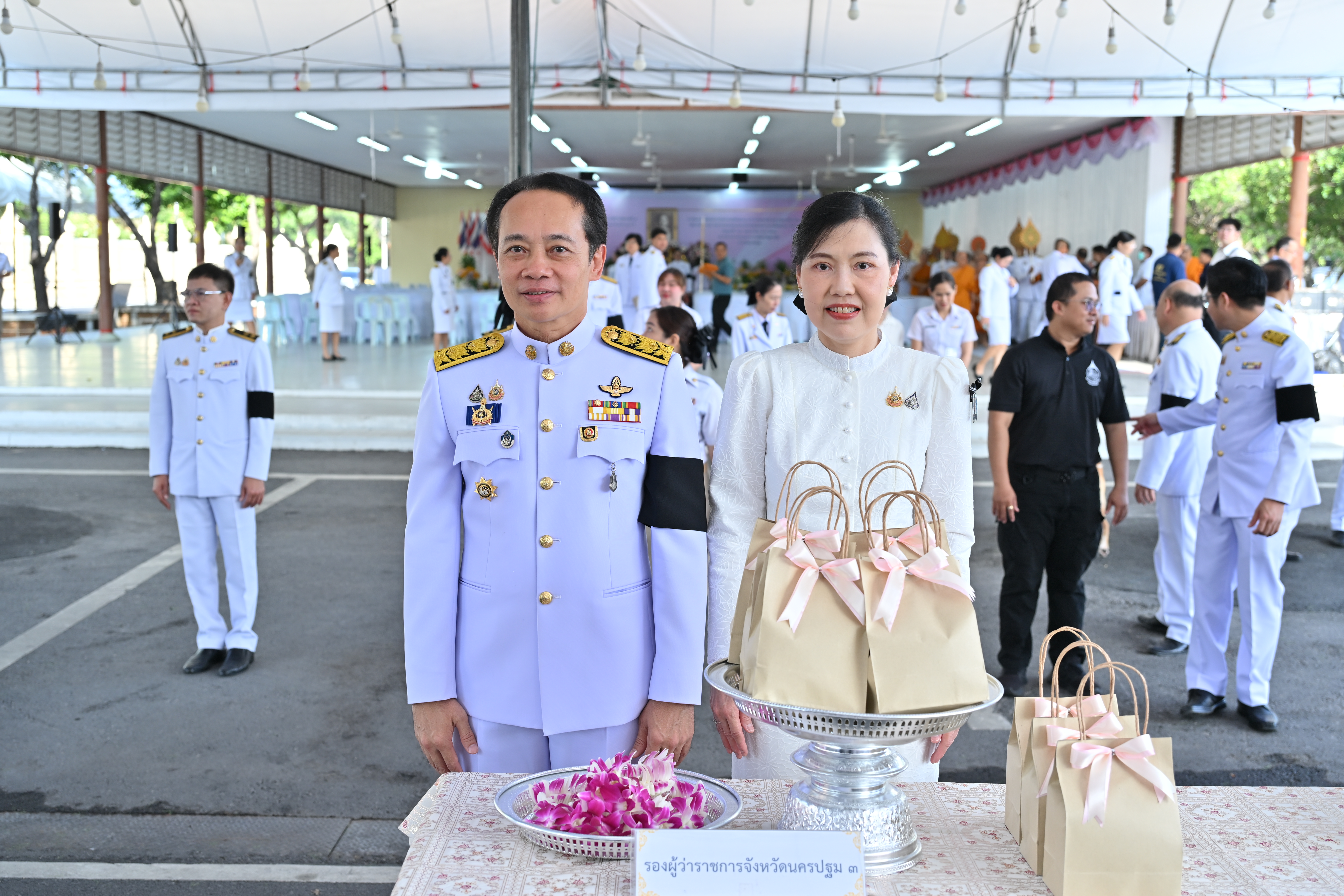 title - ส.ป.ก. นครปฐม เข้าร่วมพิธีสวดพระพุทธมนต์  และพิธีทำบุญตักบาตรถวายพระราชกุศล เนื่องในโอกาสการประกาศยกย่องพระเกียรติคุณ พระราชกรณียกิจ ในวาระครบ 100 ปี สมเด็จพระนางเจ้ารำไพพรรณี พระบรมราชินี ในรัชกาลที่ 7 